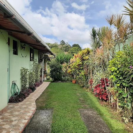 Marita'S Bed And Breakfast Nuevo Arenal Exterior foto